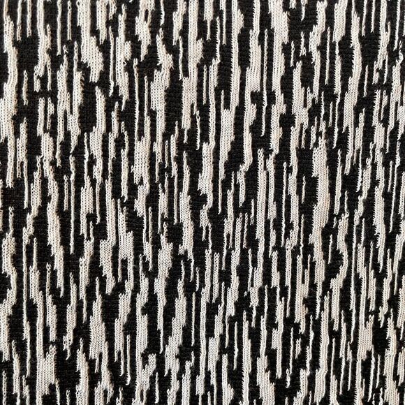 BLACK AND WHITE PULL OVER DRESS WITH 3/4 LENGTH SLEEVES SIZE 18/20 NWT - Picture 3 of 6